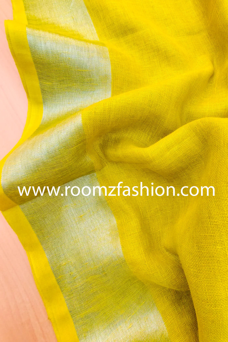 2.5-inch silver zari border detail
