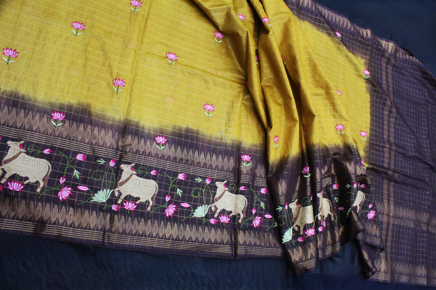 Golden zari border on dual-tone saree