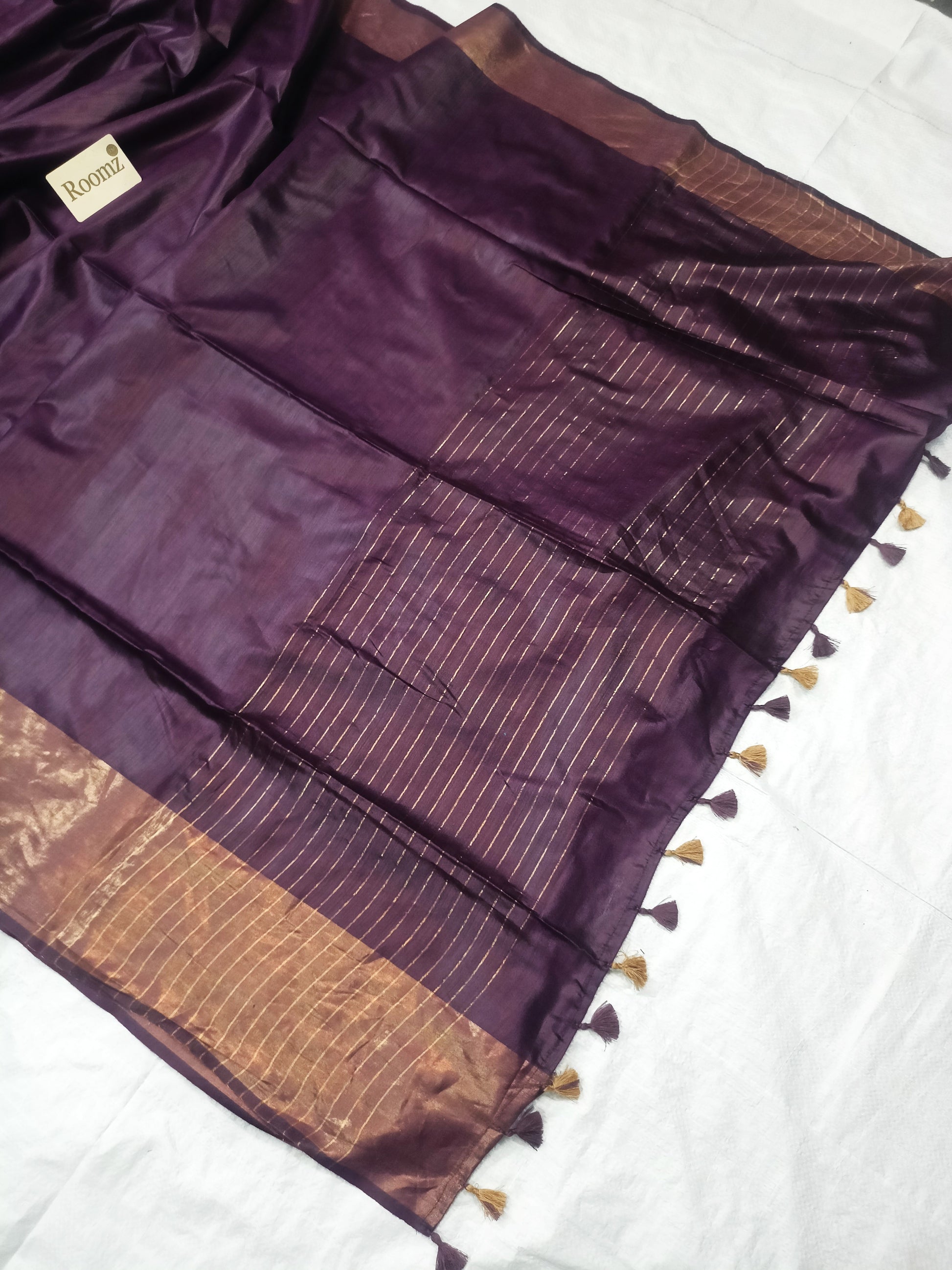 Deep wine color silk saree with matching blouse piece - Roomz Fashion