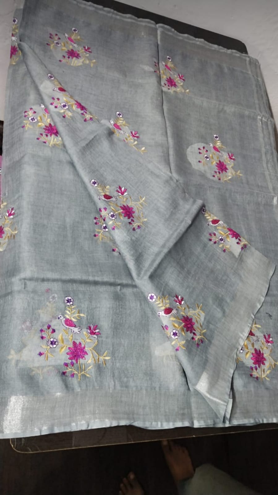 Gray linen saree with silver zari border - Roomz Modern Collection
