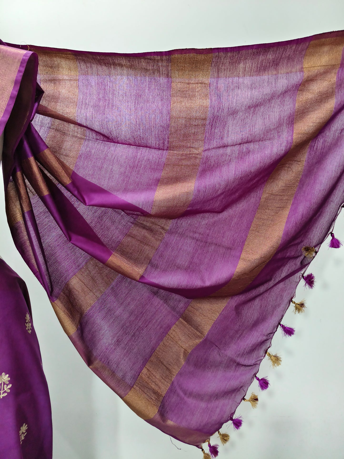 Purple Kota Viscose saree with matching blouse piece - Roomz Fashion