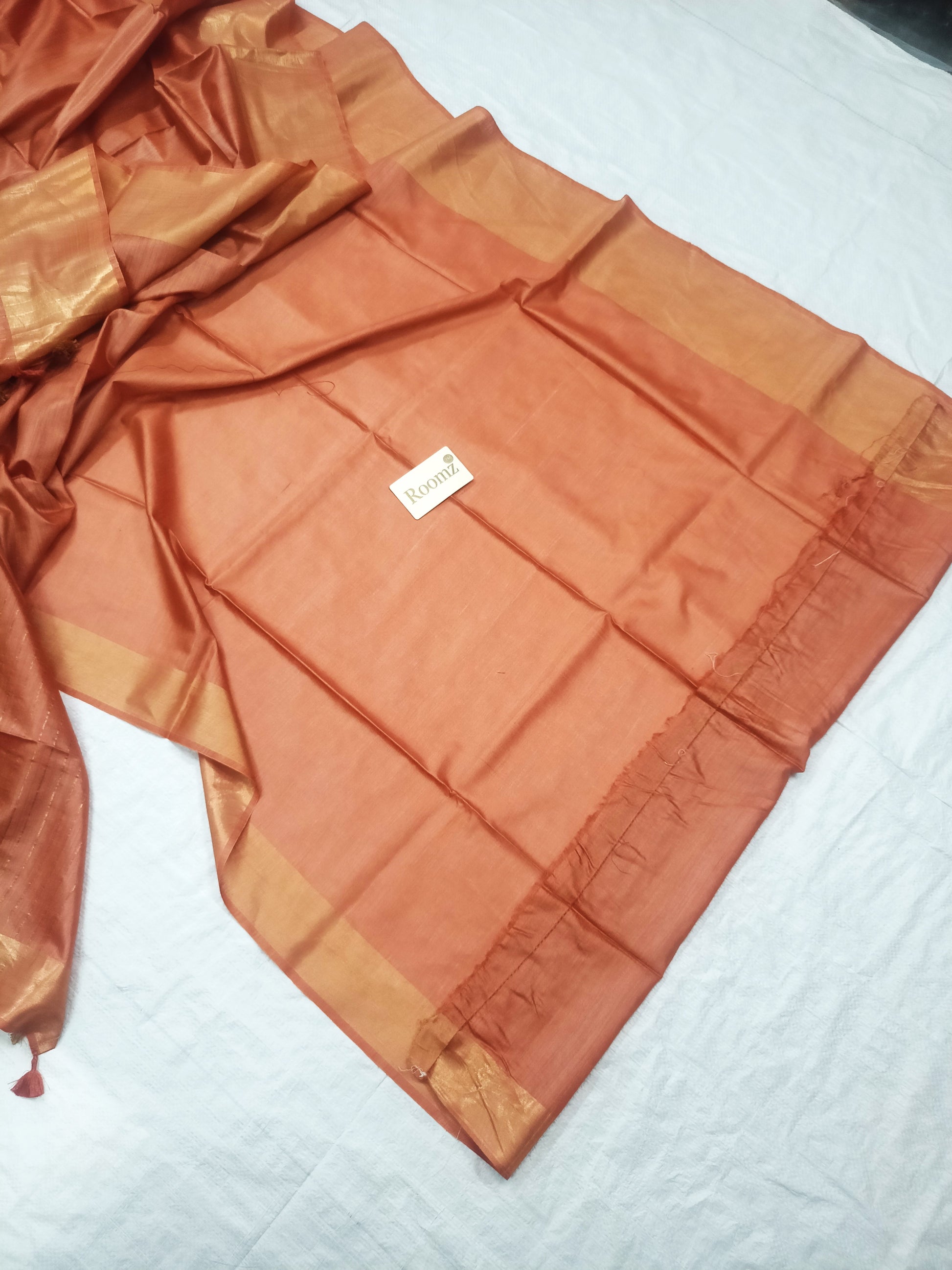 Soft peach silk saree with matching blouse piece - Roomz Fashion