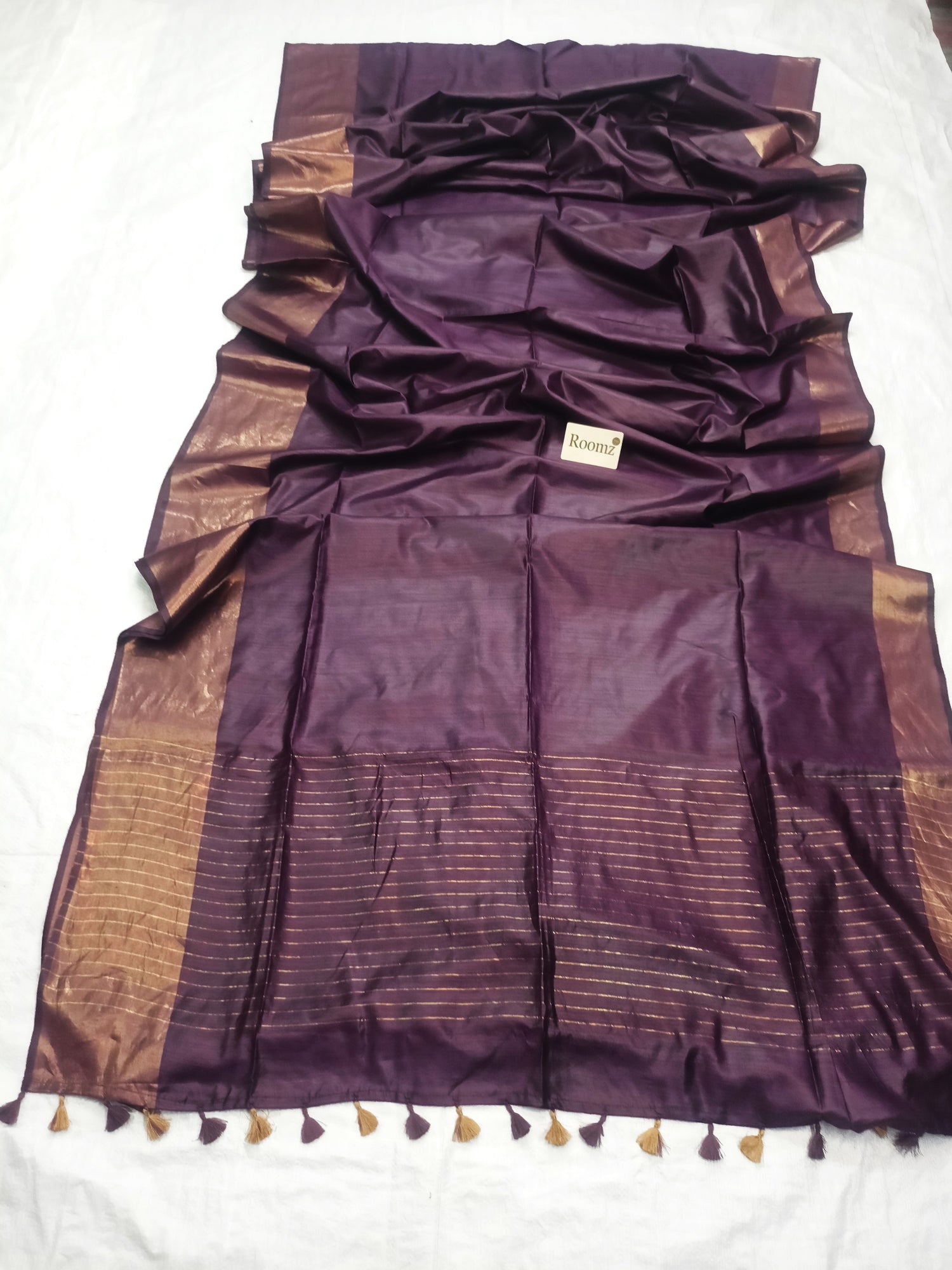 Wine Red Pure Tussar Munga Silk Saree with plain body - Roomz Fashion