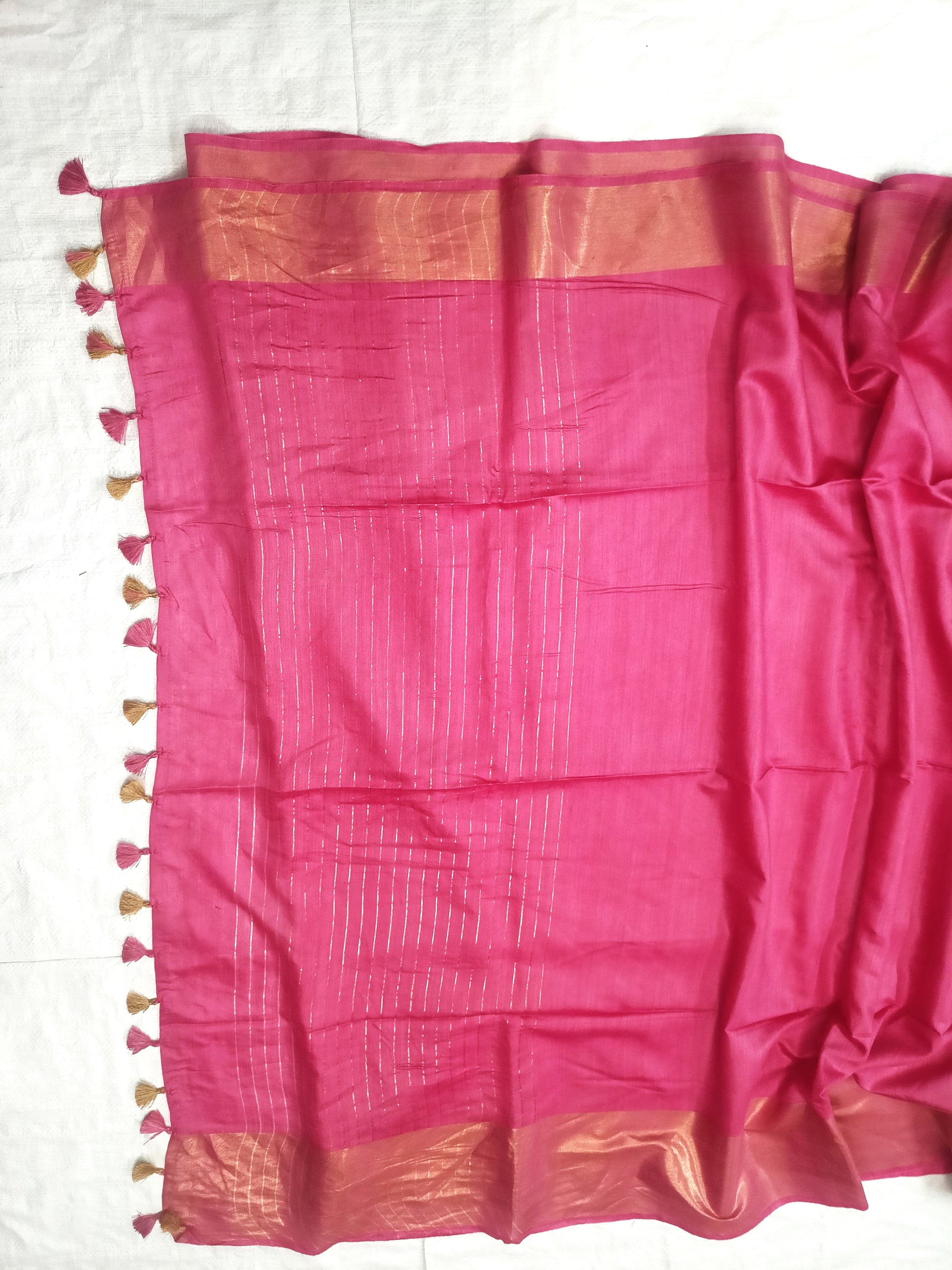pink pallu of Tussar silk saree - Roomz Fashion